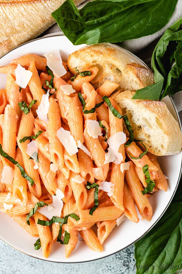 Penne alla vodka — creamy tomato vodka sauce